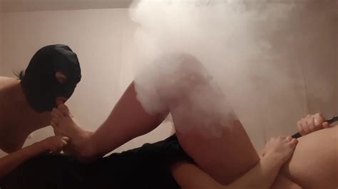 Госпожа курит и наслаждается кунилингусом и фут фетишем IkaSmokS Free Sex Video RedTube
