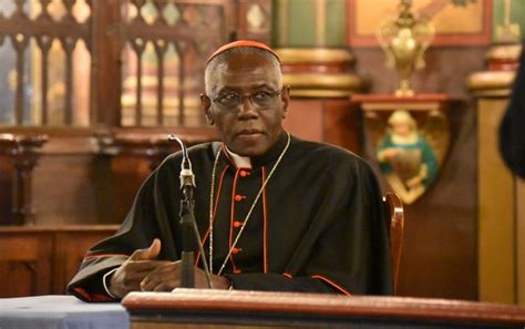 Il Cardinale Sarah Confuta Il Gesuita Pro Gay
