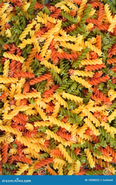 Pasta colorata fotografia stock. Immagine di dieta, cuoco - 1858022