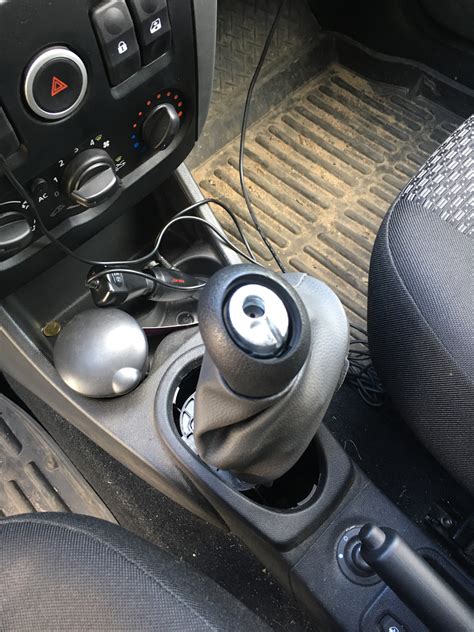 Ручка КПП и ручник в кожу. — Lada Ларгус, 1,6 л, 2014 года | стайлинг ...