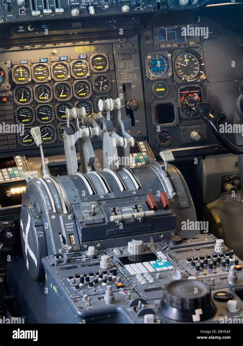 Boeing 747 200 Cockpit