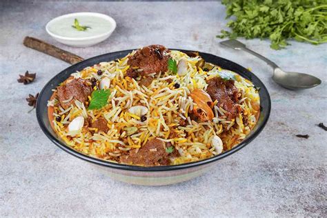 Order Must Try Lucknowi Mutton Biryani Boneless Serves 1 from Behrouz ...