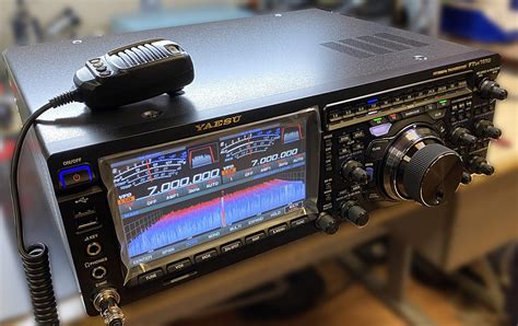 YAESU FTDX101D HF 50 MHz TRANSCEIVER With 100 Watt Output