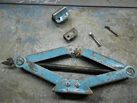 Как разобрать домкрат ромбический