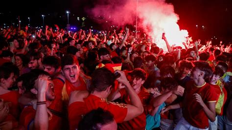 El Gui O De La Reina Letizia A La Moda Latina En La Coronaci N De Carlos Iii Infobae