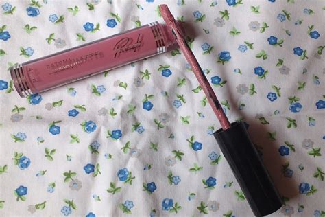 Apenas Dany Resenha batom líquido matte Ricosti Nude Rosado