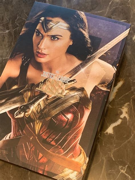 Hot Toys MMS Justice League Th Scale Wonder Woman Deluxe Version Collectible Figure