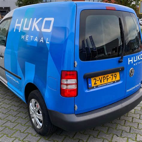 Huko Metaal bedrijfswagen wrap - Signpost B.V.