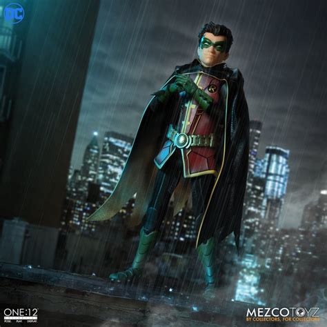collective robin mezco toyz