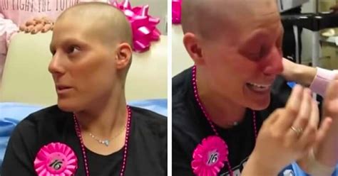 Hon har bröstcancer och har fått den sista behandlingen Då säger hennes pojkvän sex ord och