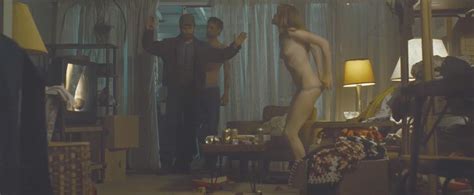 Naked Amy Sloan In A Single Shot