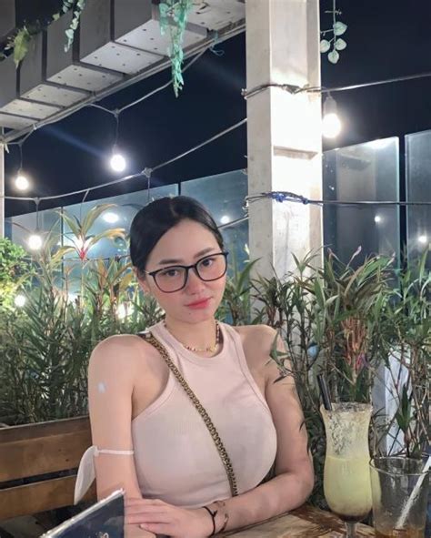 5 Potret Seksi Terbaru Tokyolagi Makin Hot Pakai Lingerie Hingga Piyama