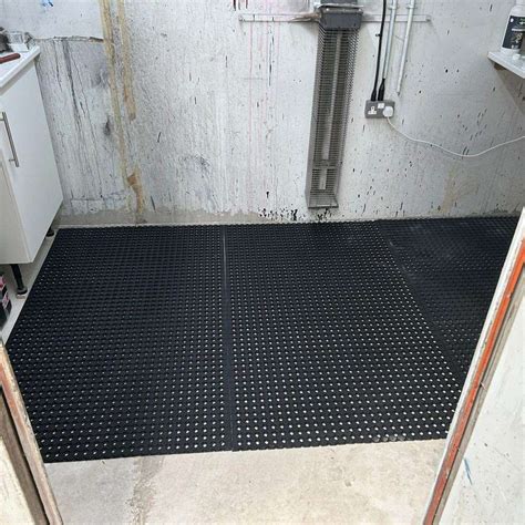 Anti Slip Mat (1.5m x 0.9m) - Grassmats