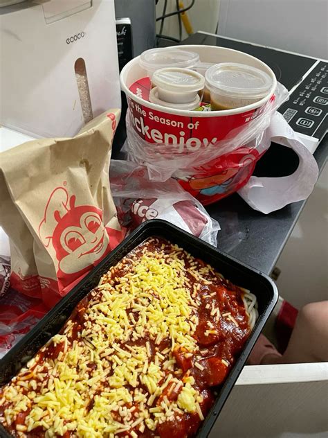 jollibee  life jollibee delivery