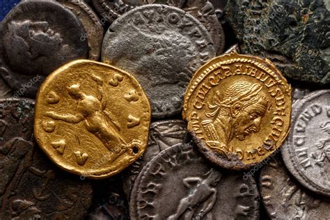 Un Tesoro De Monedas De Oro Y Plata Romanas Trajan Decius AD 249 251