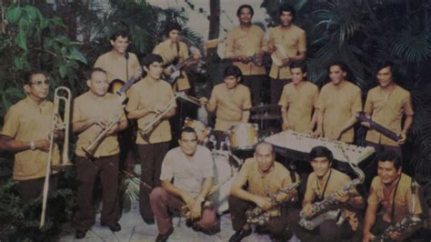 Orquesta Chucho Tovar Flores El Albañil El Salvador 1975 YouTube