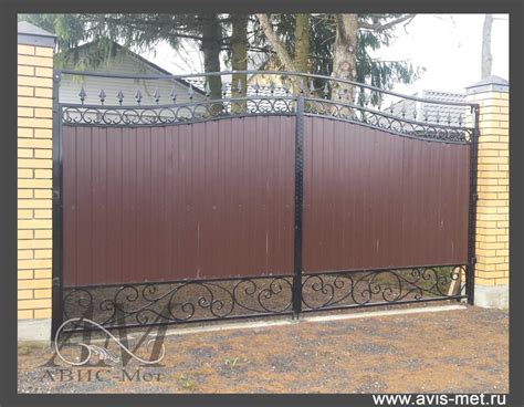 Ворота кованые садовые для дачи в Санкт-Петербурге