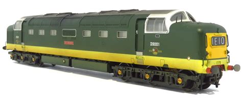 Bachmann 32 533ot Class 55 D9001 “st Paddy” In Br Two Tone Green Livery Half Yellow Panel