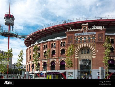 Espa A Barcelona Las Arenas Una Antigua Plaza De Toros Convertida En