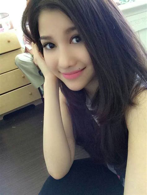 Hot girl bán hàng online đang cặp kè với anh trai Bảo Thy