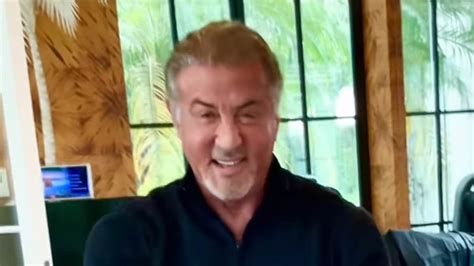 Sylvester Stallone De A Os Sorprende A Los Fan Ticos Con Sus