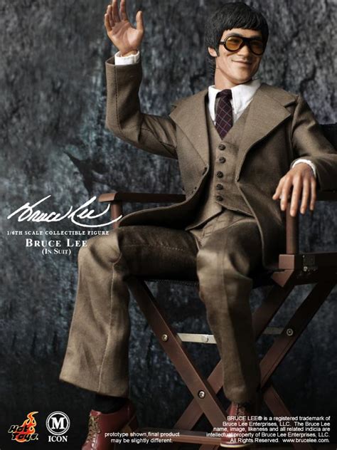 Toyhaven Hot Toys 1 6 Bruce Lee Collectible Figure In Suit PREVIEW