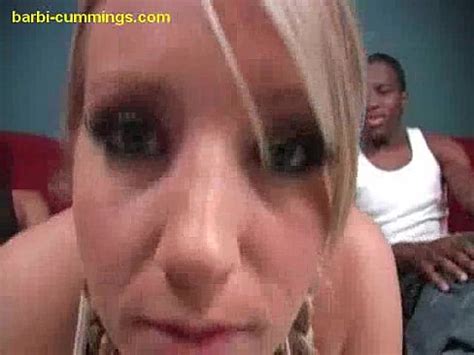 Animadora Chupa Dos Hombres Negros XVIDEOS