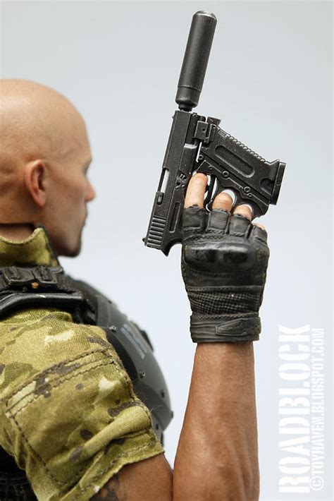 Toyhaven Hot Toys G I Joe Retaliation Dwayne Johnson Roadblock Collectible Figure Review Ii