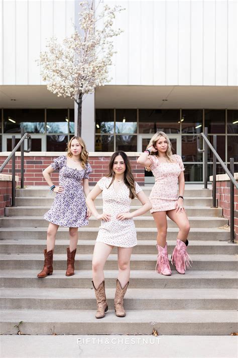 Lovely Spring Bff Portraits By Reno Senior Photographer