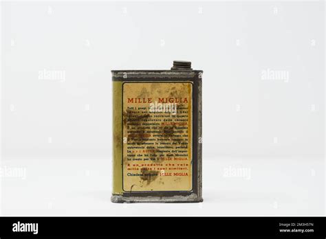 Vintage Oil Cans Stock Photo Alamy