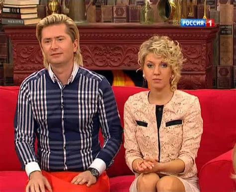 Смотреть "1000 мелочей. Эпизоды из любимых книг" онлайн - eTVnet