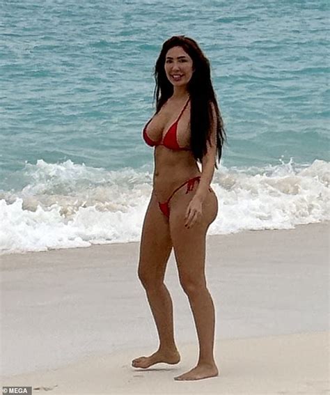 Teen Mom Star Farrah Abraham Shows Off Her Toned Figure In A Very Skimpy Thong Bikini On