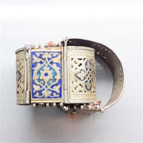 What to Buy in Uzbekistan: A Shopper?s Guide to Unique Souvenirs - Holidify