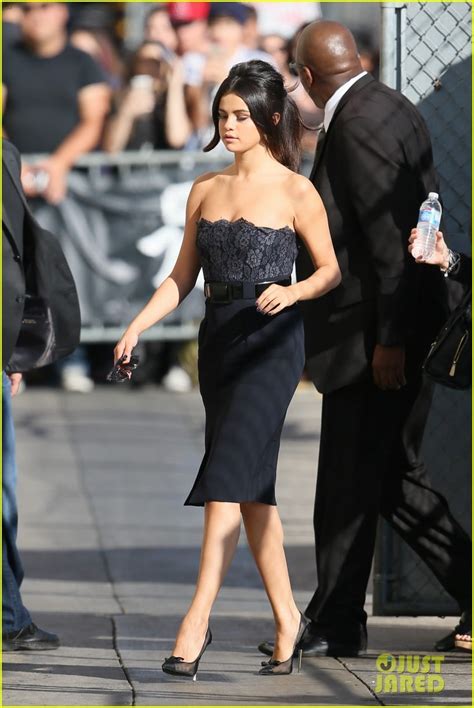 Selena Gomez Likes To Walk Around Her House Naked Photo