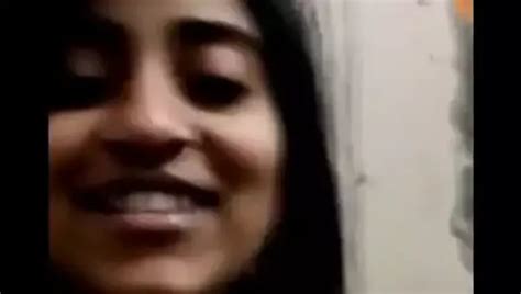 Sri Lankan Babe Exposing Her Boobs XHamster