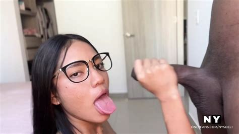 Mamada Pov Con Linda Chica Con Gafas Pareja Amateur Nysdel Xhamster