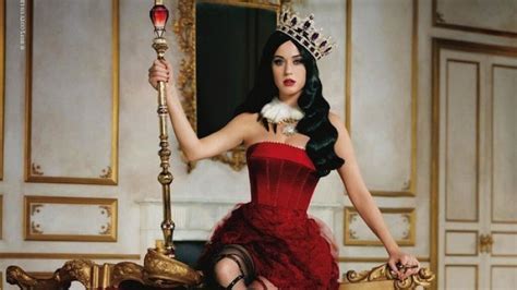 Katy Perry Divulga Novo Comercial Da Fragrância Killer Queen Vagalume