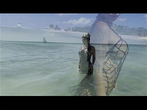 Monika Fox nage nue dans l océan Atlantique et fait pipi sur la plage gratuit XVIDEOS