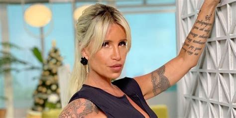 En Bikini Nude Y Desde Arriba De Un Yate Flor Pe A Lo Dio Todo Desde M Xico La