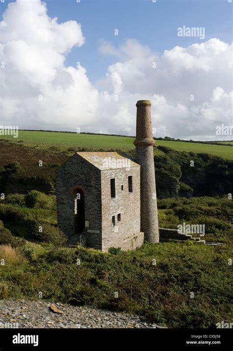 Tin Mines On North Cornwall Hi Res Stock Photography And Images Alamy