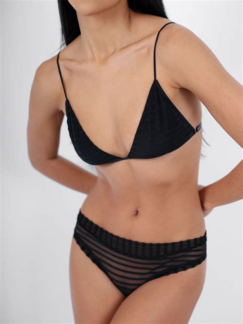 Ana Mayer Fashion Lingerie Enalteça a mulher incrível que você é