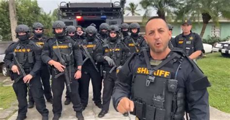 Florida Sheriff Calls Naked Suspect Oxygen Stealer Scumbag Florida Jolt