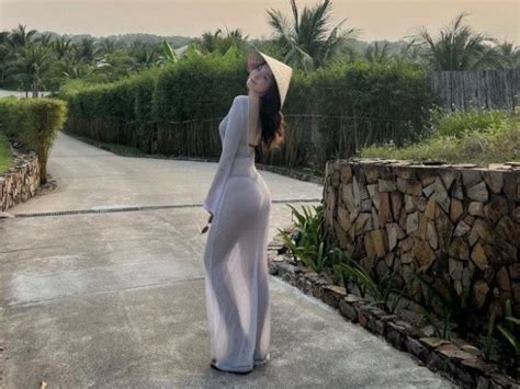 Hot Girl Vi T C B O Trung Qu C Khen Ng I M C V Y T Ng H Nh G Y Nh C M T Ng I Nh N