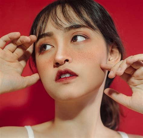 Hot Girl Kiến Trúc lột xác với vẻ ngoài gợi cảm khiến ai cũng phải điêu đứng Phụ Nữ Sức Khỏe