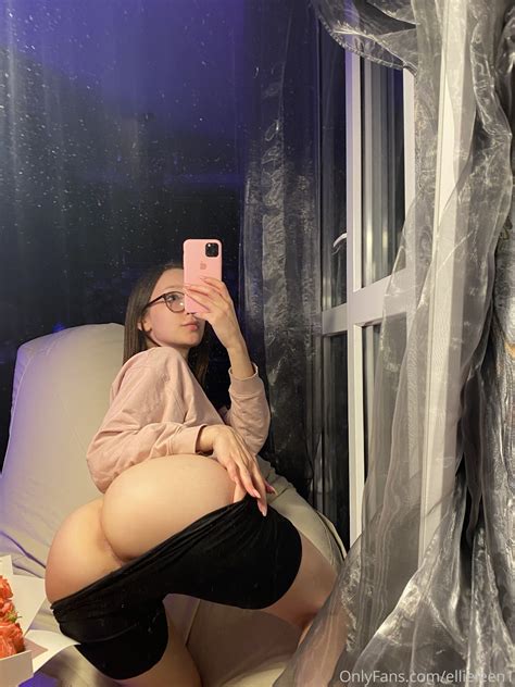 Stunning Onlyfans Model Shows Her Delicious Pussy And Ass