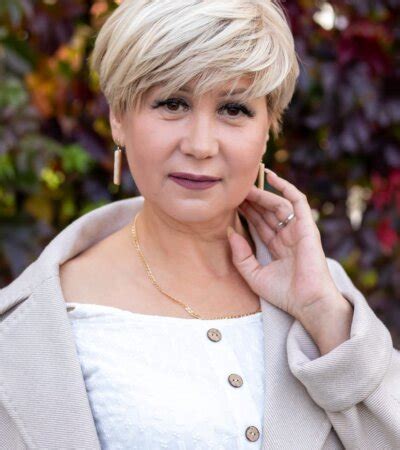 Laly Roze Stripchat Webcam Model Profile Free Live Sex Show Cam4Joy