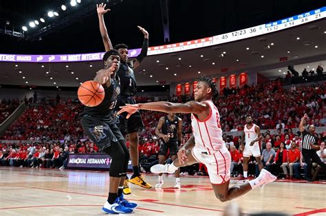 Top 25 Roundup No 2 Houston Tops Memphis For 7th Straight Win