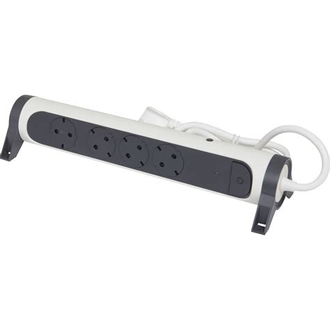 Удлинитель Legrand с заземлением 4 розетки с кабелем 1,5 м, с защитой ...