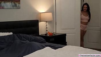 Amiga Lesbiana De Tetas Grandes Se Sienta En La Cara XVIDEOS