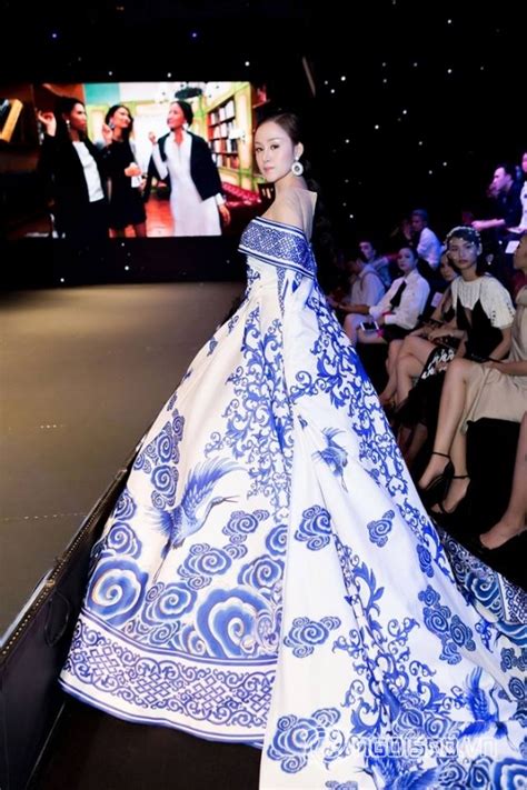 Hot girl và hot boy Việt 10 9 2017 Thúy Vi hiền dịu bất ngờ Bà Tưng nổi bật tại chung kết